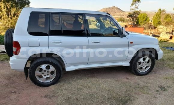 Sayi Na hannu Mitsubishi Pajero White Mota in Hlotse a Leribe Sayi Na hannu Mitsubishi Pajero White Mota in Hlotse a Leribe