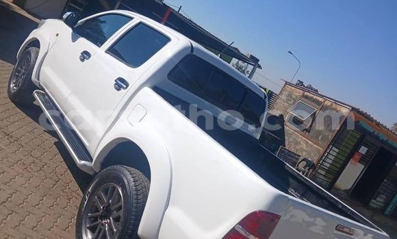 Sayi Na hannu Toyota Dolphin White Mota in Hlotse a Leribe Sayi Na hannu Toyota Dolphin White Mota in Hlotse a Leribe