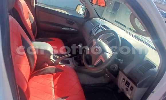 Sayi Na hannu Toyota Dolphin White Mota in Hlotse a Leribe Sayi Na hannu Toyota Dolphin White Mota in Hlotse a Leribe