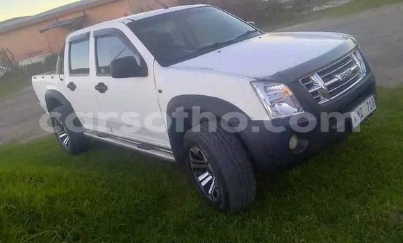 Buy Used Isuzu KB White Car in Import - Dubai in Maseru Buy Used Isuzu KB White Car in Import - Dubai in Maseru