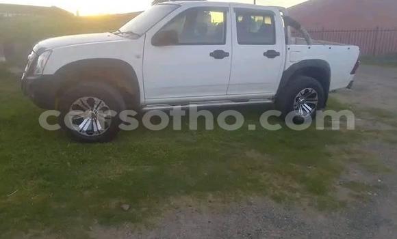 Sayi Na hannu Isuzu KB White Mota in Import - Dubai a Maseru Sayi Na hannu Isuzu KB White Mota in Import - Dubai a Maseru