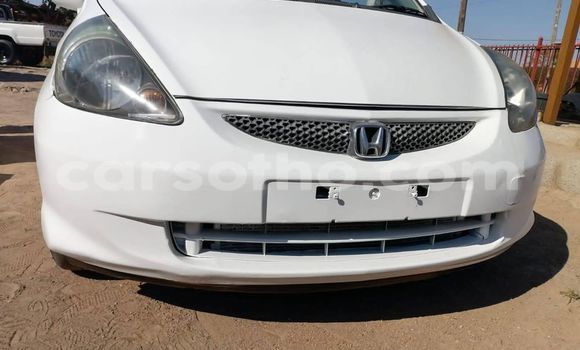Acheter Occasion Voiture Honda FIT Blanc à Maputsoe, Leribe