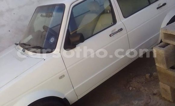 Sayi Na hannu Volkswagen Golf White Mota in Import - Dubai a Maseru