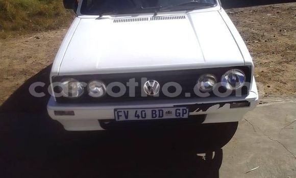 Sayi Na hannu Volkswagen Golf White Mota in Import - Dubai a Maseru Sayi Na hannu Volkswagen Golf White Mota in Import - Dubai a Maseru