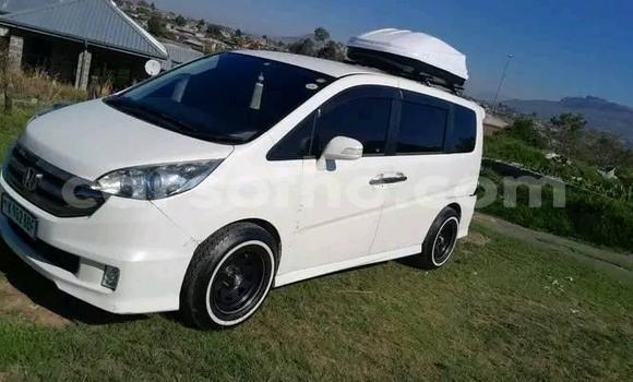 اشتري مستعمل Honda Stepwgn White سيارة في Import - Dubai في Maseru