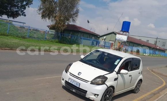 اشتري مستعمل Toyota Passo White سيارة في Import - Dubai في Maseru