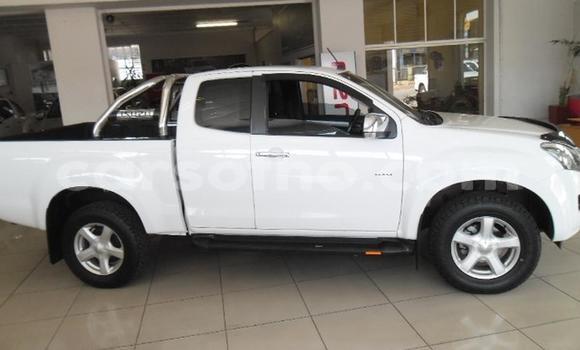 Sayi Na hannu Isuzu KB White Mota in Maseru a Maseru Sayi Na hannu Isuzu KB White Mota in Maseru a Maseru
