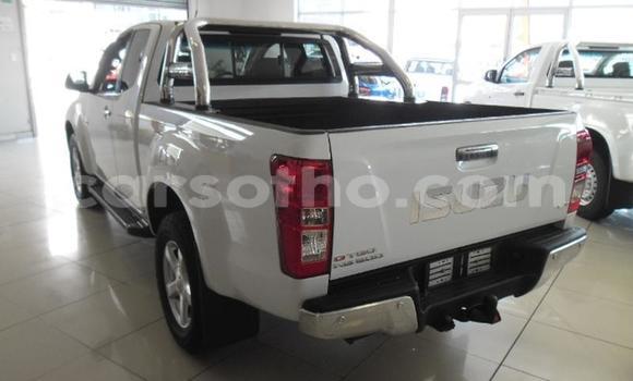 Sayi Na hannu Isuzu KB White Mota in Maseru a Maseru Sayi Na hannu Isuzu KB White Mota in Maseru a Maseru