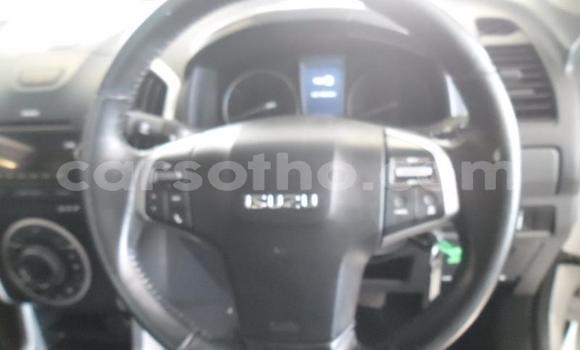 Sayi Na hannu Isuzu KB White Mota in Maseru a Maseru Sayi Na hannu Isuzu KB White Mota in Maseru a Maseru