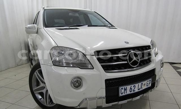 Acheter Occasion Voiture Mercedes-Benz ML–Class Blanc à Hlotse, Leribe Acheter Occasion Voiture Mercedes-Benz ML–Class Blanc à Hlotse, Leribe