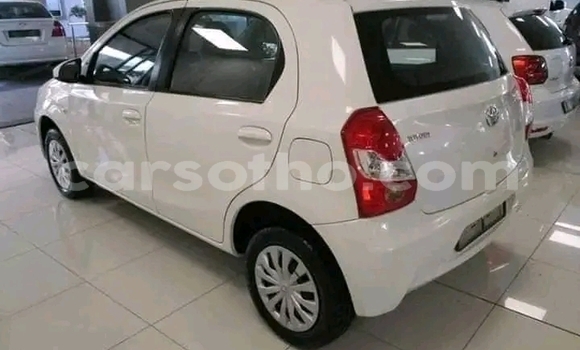 Sayi Na hannu Toyota Etios White Mota in Maseru a Maseru Sayi Na hannu Toyota Etios White Mota in Maseru a Maseru