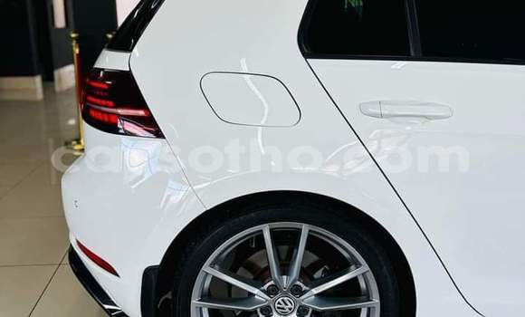 Sayi Na hannu Volkswagen Golf R White Mota in Maseru a Maseru Sayi Na hannu Volkswagen Golf R White Mota in Maseru a Maseru