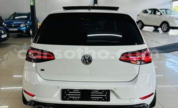 Sayi Na hannu Volkswagen Golf R White Mota in Maseru a Maseru Sayi Na hannu Volkswagen Golf R White Mota in Maseru a Maseru