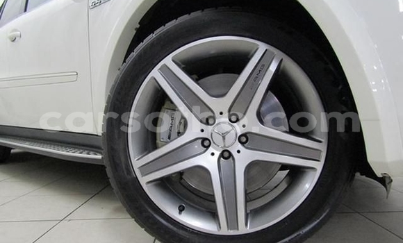 Acheter Occasion Voiture Mercedes-Benz ML–Class Blanc à Hlotse, Leribe Acheter Occasion Voiture Mercedes-Benz ML–Class Blanc à Hlotse, Leribe