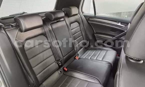اشتري مستعمل Volkswagen Golf R White سيارة في Maseru في Maseru اشتري مستعمل Volkswagen Golf R White سيارة في Maseru في Maseru
