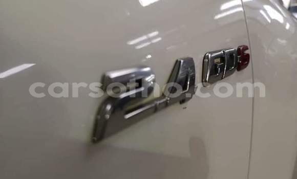 Sayi Na hannu Toyota Hilux White Mota in Maseru a Maseru Sayi Na hannu Toyota Hilux White Mota in Maseru a Maseru