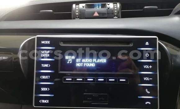 Sayi Na hannu Toyota Hilux White Mota in Maseru a Maseru Sayi Na hannu Toyota Hilux White Mota in Maseru a Maseru