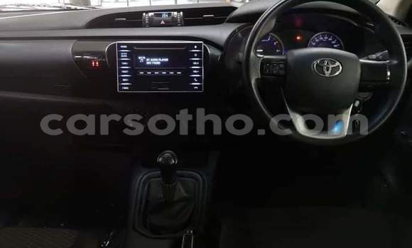 Sayi Na hannu Toyota Hilux White Mota in Maseru a Maseru Sayi Na hannu Toyota Hilux White Mota in Maseru a Maseru
