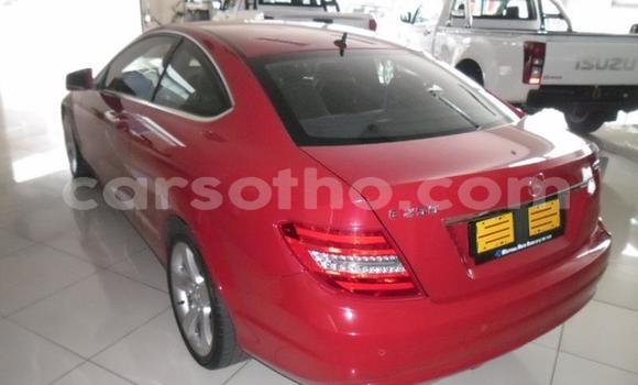Sayi Na hannu Mercedes-Benz C–Class Red Mota in Maseru a Maseru Sayi Na hannu Mercedes-Benz C–Class Red Mota in Maseru a Maseru