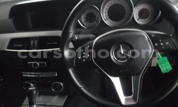 Sayi Na hannu Mercedes-Benz C–Class Red Mota in Maseru a Maseru Sayi Na hannu Mercedes-Benz C–Class Red Mota in Maseru a Maseru