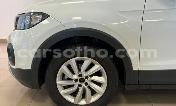 Buy Used Volkswagen Tiguan White Car in Butha Buthe in Butha-Buthe Buy Used Volkswagen Tiguan White Car in Butha Buthe in Butha-Buthe