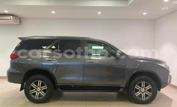 اشتري مستعمل Toyota Fortuner Silver سيارة في Hlotse في Leribe اشتري مستعمل Toyota Fortuner Silver سيارة في Hlotse في Leribe