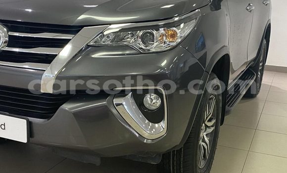 اشتري مستعمل Toyota Fortuner Silver سيارة في Hlotse في Leribe اشتري مستعمل Toyota Fortuner Silver سيارة في Hlotse في Leribe