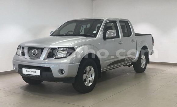اشتري مستعمل Nissan Navara Silver سيارة في Hlotse في Leribe