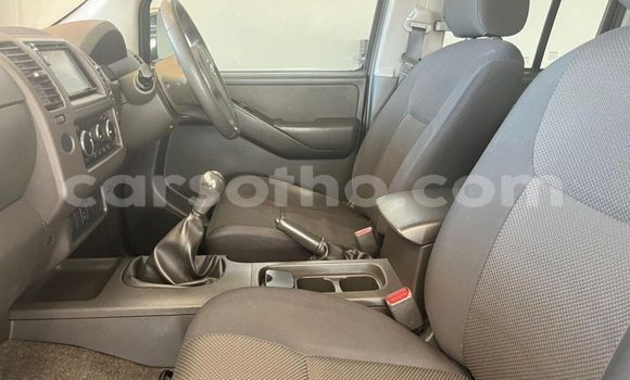 اشتري مستعمل Nissan Navara Silver سيارة في Hlotse في Leribe اشتري مستعمل Nissan Navara Silver سيارة في Hlotse في Leribe