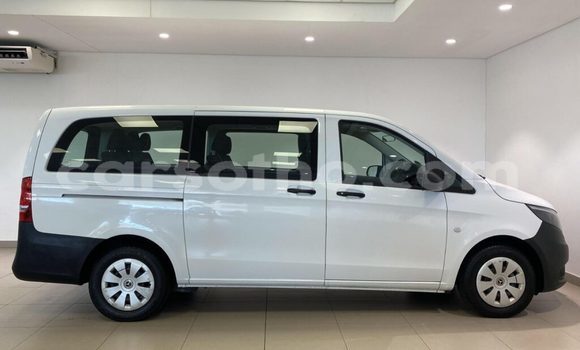 Acheter Occasion Voiture Mercedes-Benz C–Class Blanc à Mafeteng, Mafeteng Acheter Occasion Voiture Mercedes-Benz C–Class Blanc à Mafeteng, Mafeteng