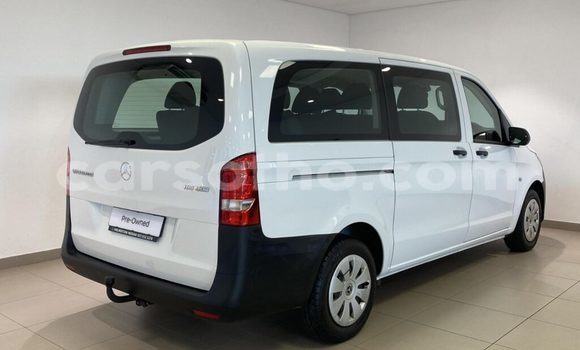 Acheter Occasion Voiture Mercedes-Benz C–Class Blanc à Mafeteng, Mafeteng Acheter Occasion Voiture Mercedes-Benz C–Class Blanc à Mafeteng, Mafeteng