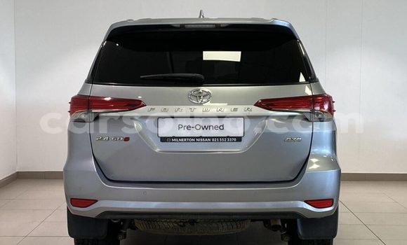 Sayi Na hannu Toyota Fortuner Silver Mota in Mafeteng a Mafeteng Sayi Na hannu Toyota Fortuner Silver Mota in Mafeteng a Mafeteng