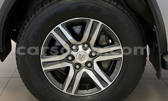 Sayi Na hannu Toyota Fortuner Silver Mota in Mafeteng a Mafeteng Sayi Na hannu Toyota Fortuner Silver Mota in Mafeteng a Mafeteng