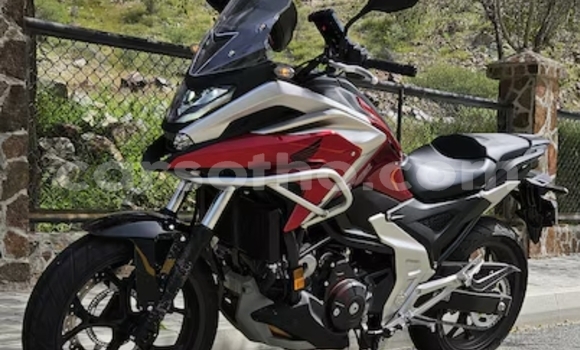 Sayi Na hannu Honda NC Red Motsi in Butha Buthe a Butha-Buthe