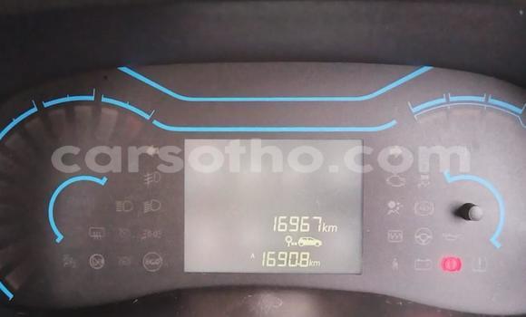 Acheter Occasion Voiture Renault KWID Blanc à Hlotse, Leribe Acheter Occasion Voiture Renault KWID Blanc à Hlotse, Leribe