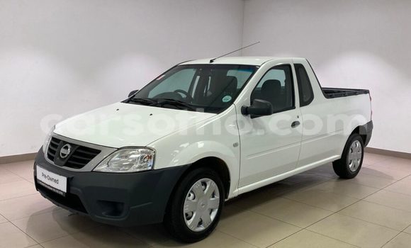 اشتري مستعمل Nissan Pickup White سيارة في Mafeteng في Mafeteng