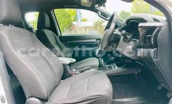 Buy Used Toyota Hilux White Car in Maseru in Maseru Buy Used Toyota Hilux White Car in Maseru in Maseru