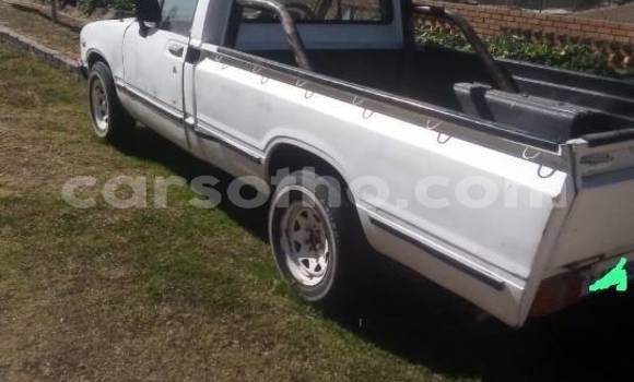 اشتري مستعمل Toyota Hilux White سيارة في Hlotse في Leribe اشتري مستعمل Toyota Hilux White سيارة في Hlotse في Leribe