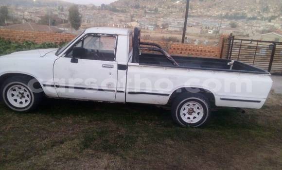 اشتري مستعمل Toyota Hilux White سيارة في Hlotse في Leribe اشتري مستعمل Toyota Hilux White سيارة في Hlotse في Leribe