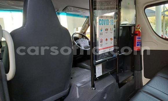 Buy Used Toyota Hiace White Car in Maseru in Maseru Buy Used Toyota Hiace White Car in Maseru in Maseru