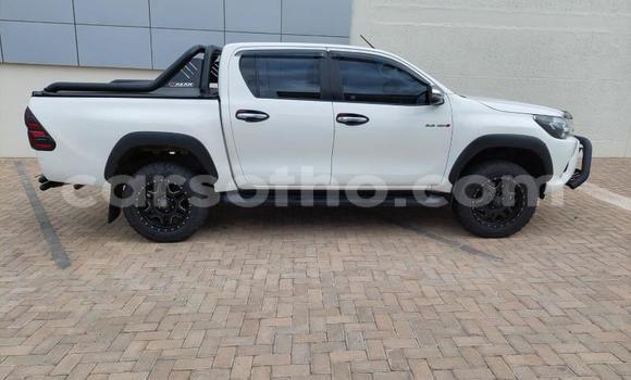 Buy Used Toyota Hilux White Car in Maseru in Maseru Buy Used Toyota Hilux White Car in Maseru in Maseru