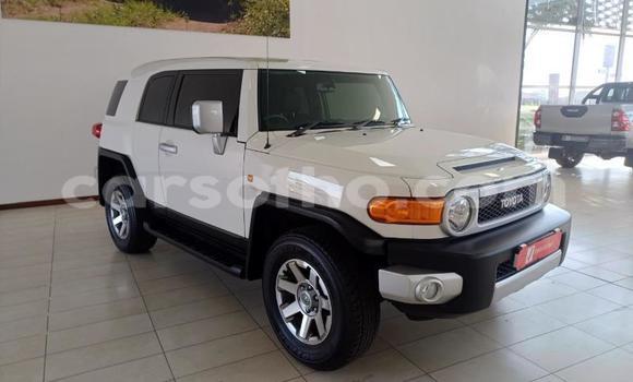 اشتري مستعمل Toyota FJ Cruiser White سيارة في Maseru في Maseru اشتري مستعمل Toyota FJ Cruiser White سيارة في Maseru في Maseru