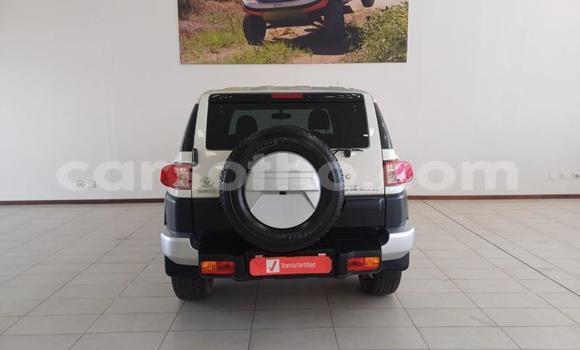 اشتري مستعمل Toyota FJ Cruiser White سيارة في Maseru في Maseru اشتري مستعمل Toyota FJ Cruiser White سيارة في Maseru في Maseru