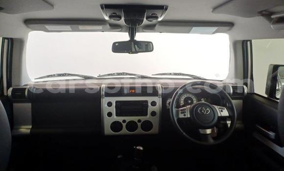 اشتري مستعمل Toyota FJ Cruiser White سيارة في Maseru في Maseru اشتري مستعمل Toyota FJ Cruiser White سيارة في Maseru في Maseru