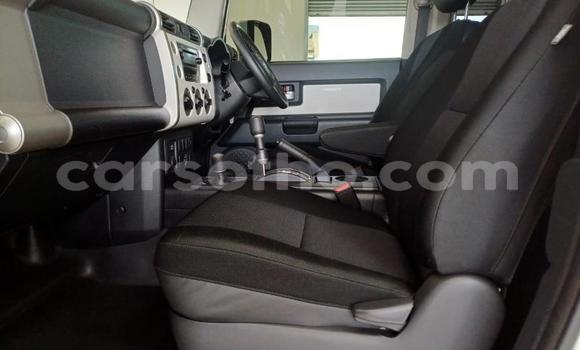 اشتري مستعمل Toyota FJ Cruiser White سيارة في Maseru في Maseru اشتري مستعمل Toyota FJ Cruiser White سيارة في Maseru في Maseru
