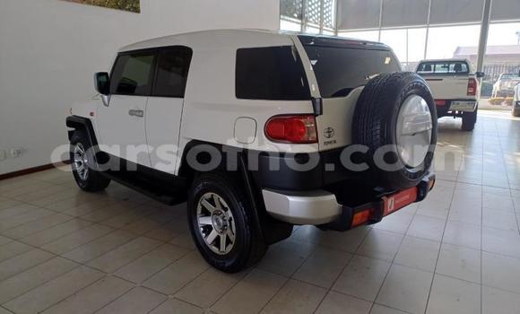 اشتري مستعمل Toyota FJ Cruiser White سيارة في Maseru في Maseru اشتري مستعمل Toyota FJ Cruiser White سيارة في Maseru في Maseru