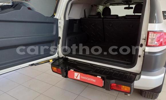 اشتري مستعمل Toyota FJ Cruiser White سيارة في Maseru في Maseru اشتري مستعمل Toyota FJ Cruiser White سيارة في Maseru في Maseru