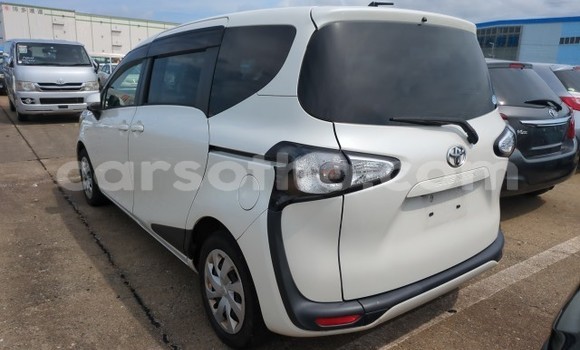 اشتري مستعمل Toyota Sienta White سيارة في Maseru في Maseru اشتري مستعمل Toyota Sienta White سيارة في Maseru في Maseru