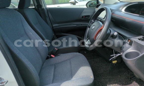 اشتري مستعمل Toyota Sienta White سيارة في Maseru في Maseru اشتري مستعمل Toyota Sienta White سيارة في Maseru في Maseru