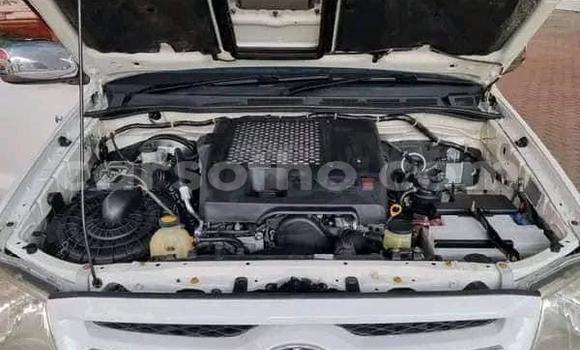 Sayi Na hannu Toyota Hilux White Mota in Maseru a Maseru Sayi Na hannu Toyota Hilux White Mota in Maseru a Maseru